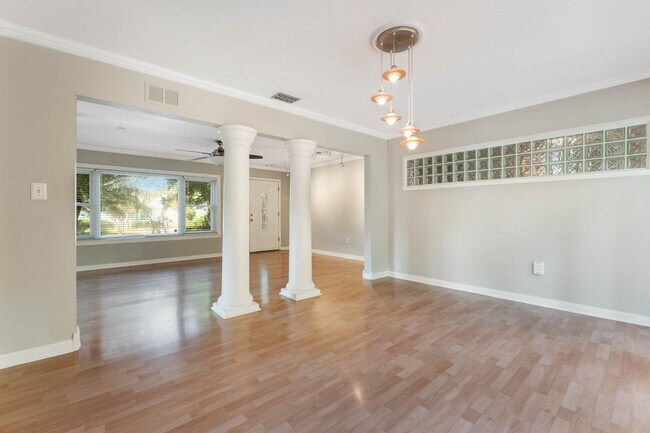 Foto del edificio - Updated 2/2/1 with huge yard next in the Delaney Park/Lake Weldona