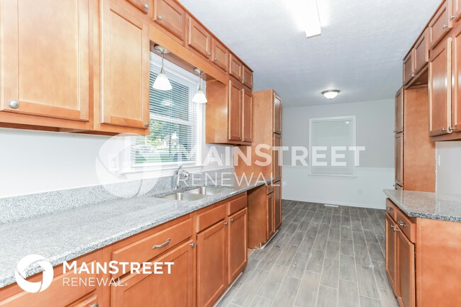 Foto del edificio - 246 Timber Lake Cir
