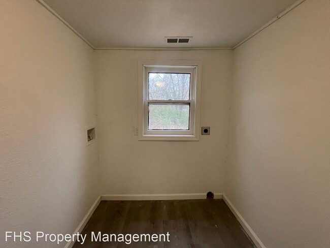 Building Photo - 3 br, 2 bath House - 1114 S Golden