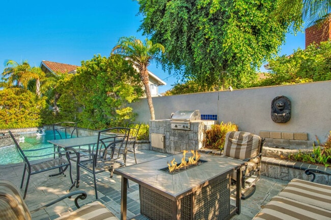 Building Photo - 3672 Seascape Dr
