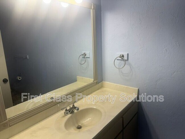 Foto del edificio - 1404 Mary Lee Ln