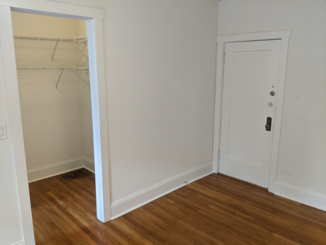 Building Photo - 4847 N Kimball Ave