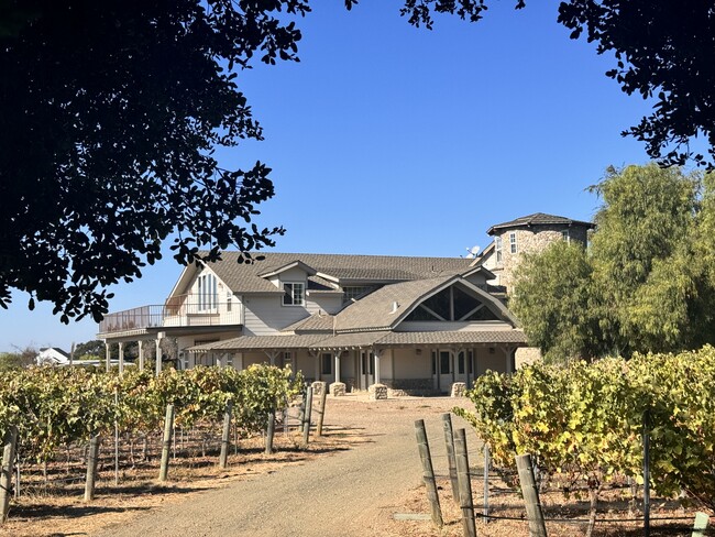 Building Photo - 3730 Roblar Ave