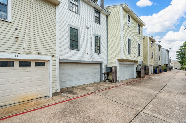 Building Photo - 2500 Centenary Blvd