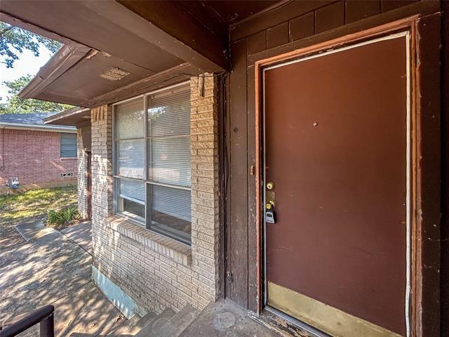 Building Photo - 2115 Mercedes Rd