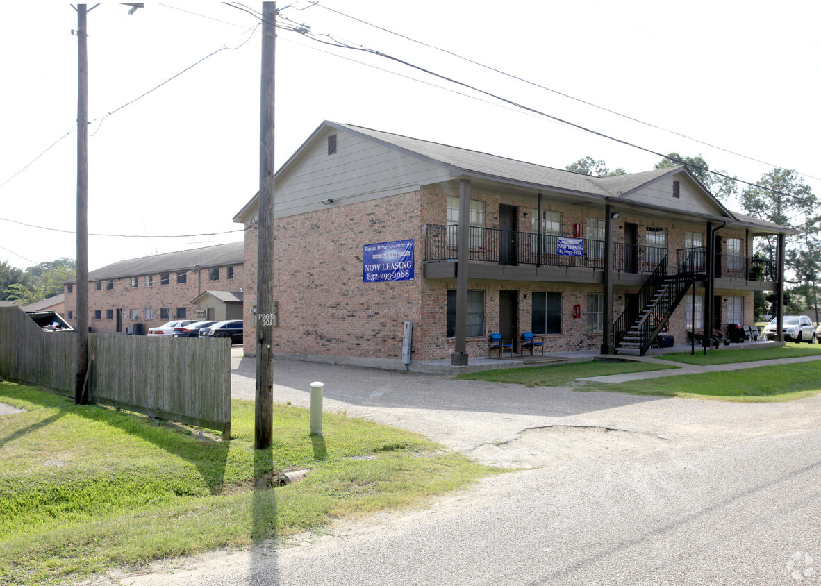 Building Photo - Largo Apartments