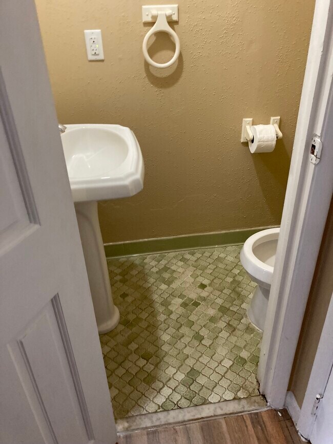 Foto del edificio - 1236 Grove Park Ln