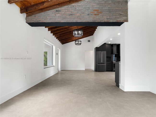 Foto del edificio - 6436 SW 11th St