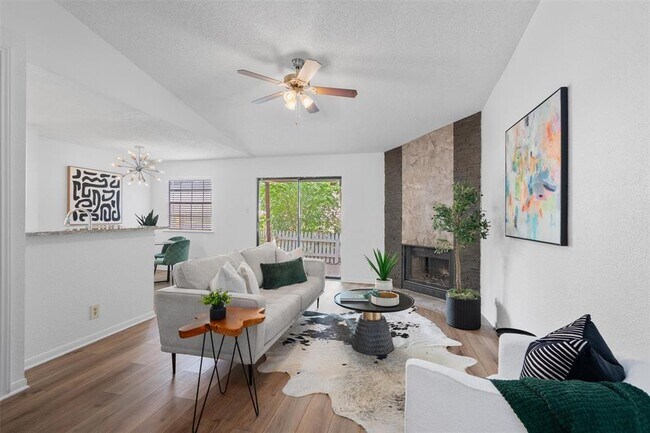 Building Photo - 1601 Faro Dr