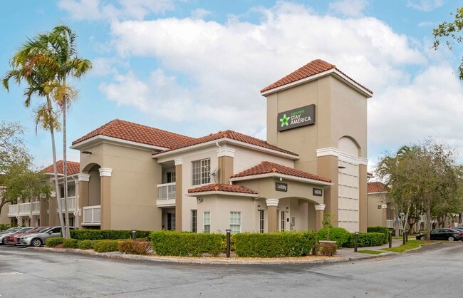 Foto del edificio - Furnished Studio-Miami - Airport - Blue Lagoon