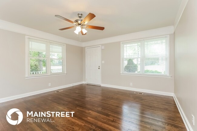 Building Photo - 209 W Bledsoe St