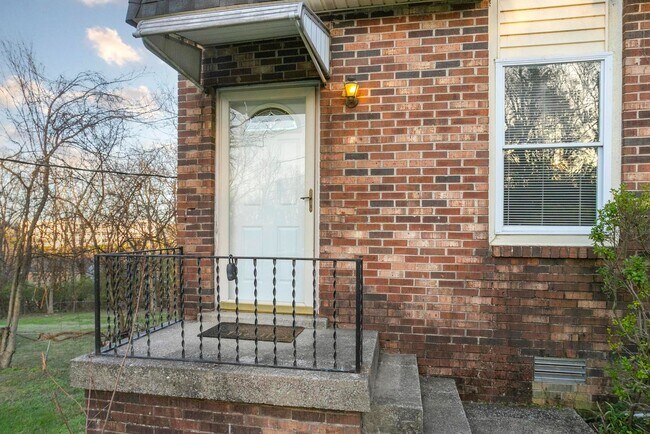 Foto del edificio - 3309 Falls Creek Dr