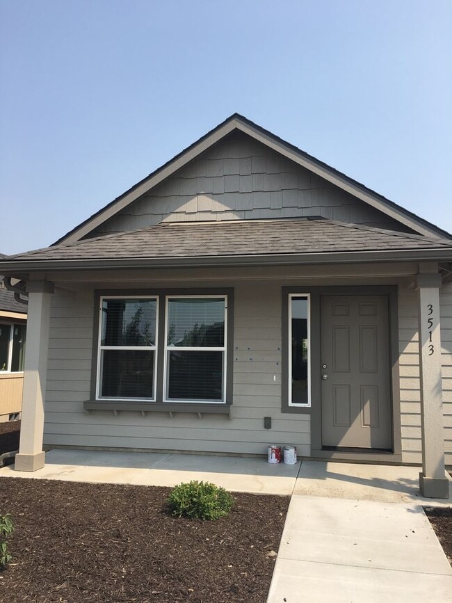 Building Photo - 1513 SW 36th Loop
