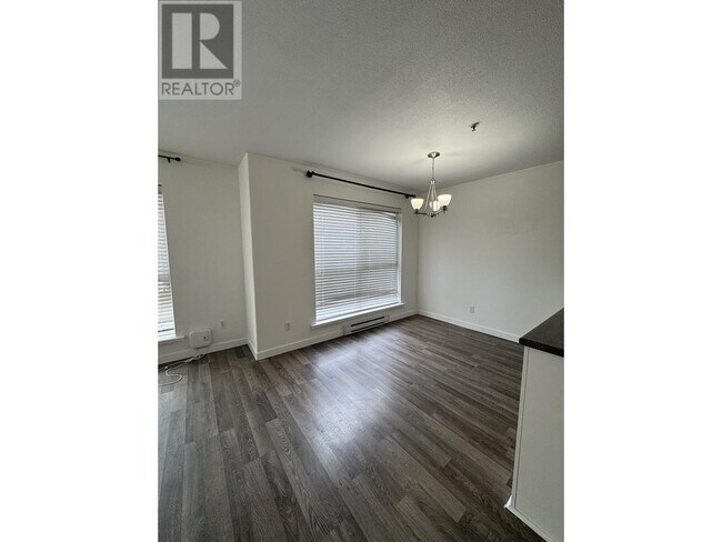 Building Photo - 406 22230