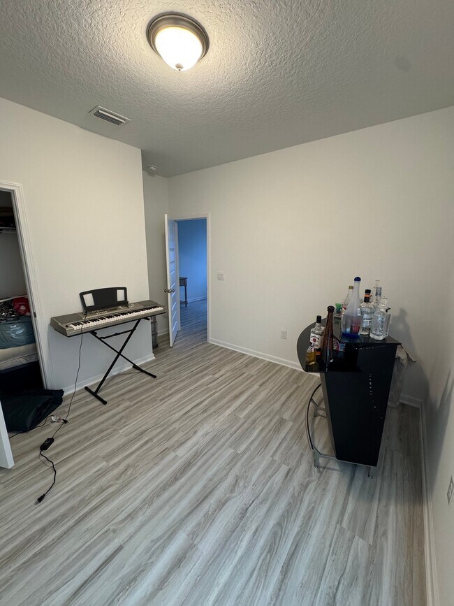 Building Photo - 1256 Hayward Lp