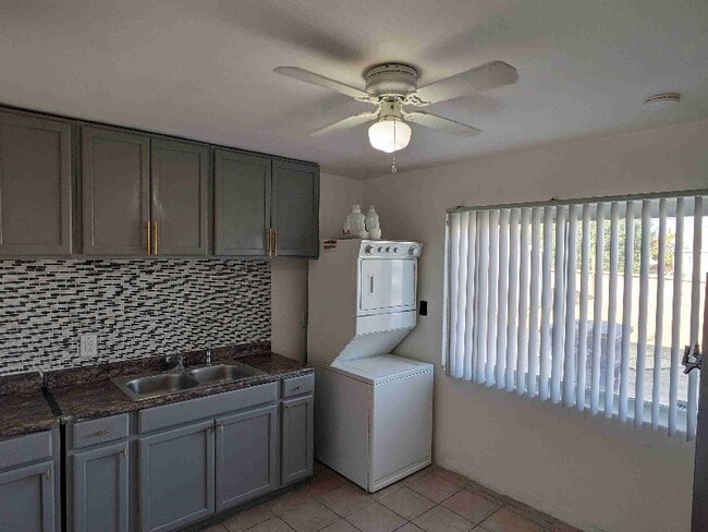 Foto del edificio - 1532 Edwards St