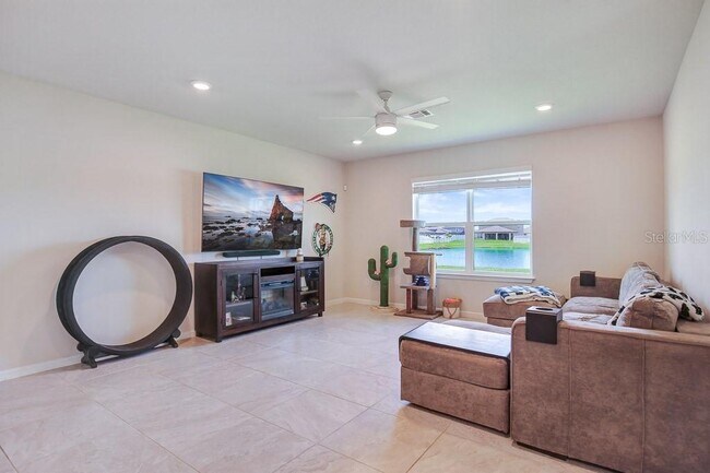 Foto del edificio - 910 Golden Shiner Ave