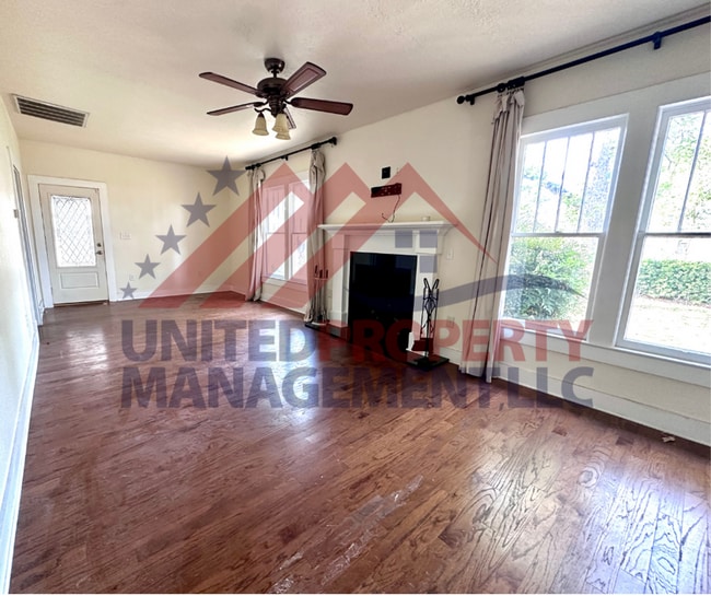 Building Photo - 207 N Alameda St