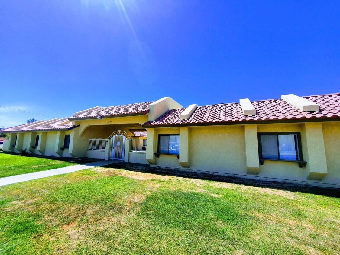Foto principal - 82145 Valencia Ave