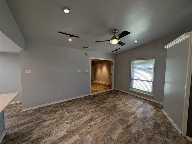 Foto del edificio - 2703 Runningbrook Ln