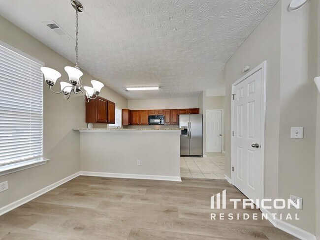 Foto del edificio - 4664 Parkway Cir