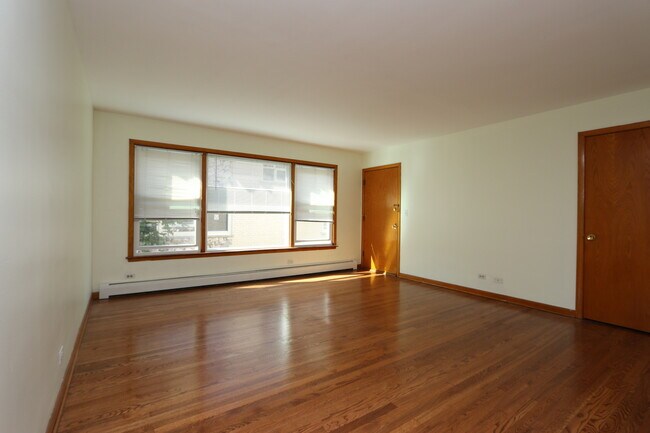 Building Photo - 6555 N Natoma Ave