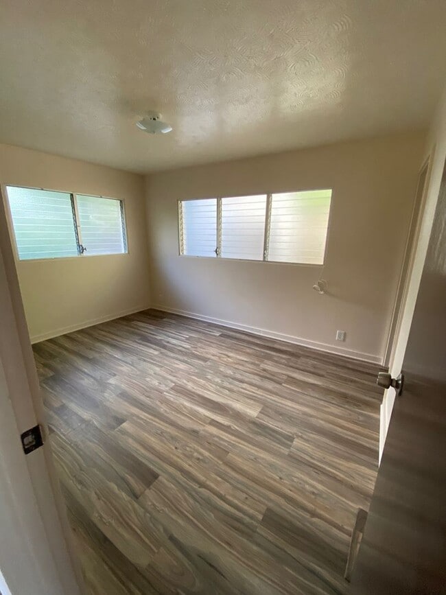 Foto del edificio - For Rent - [Pacific Palisades] 2345B Anini...