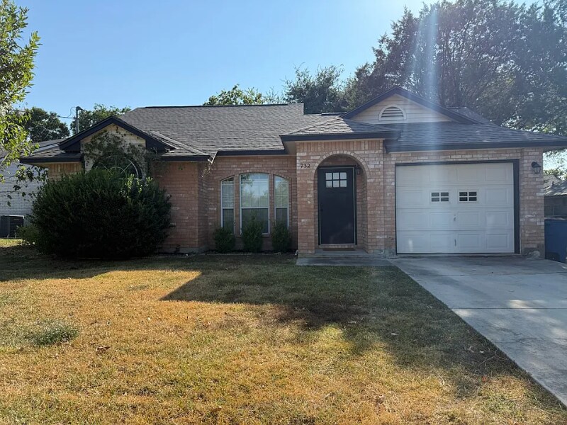 Primary Photo - 732 Vista Pkwy