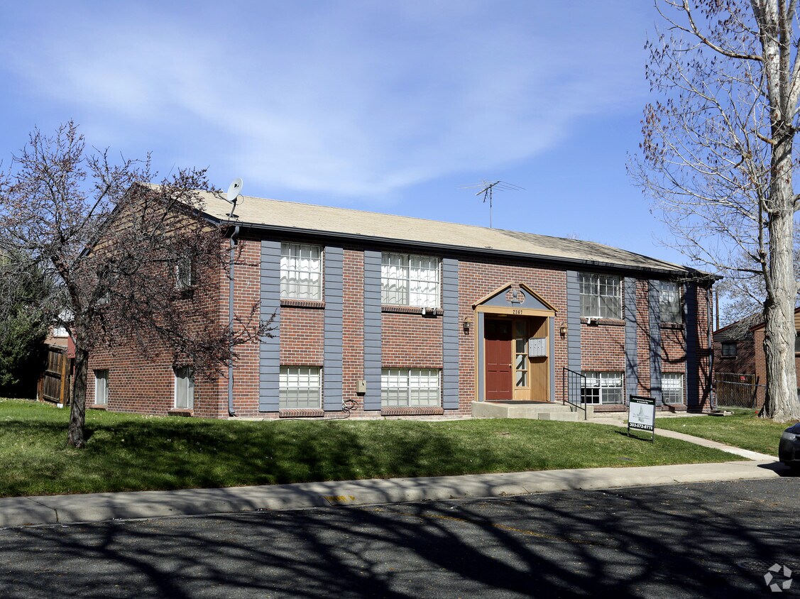 Foto de la propiedad - 2367 S Locust St