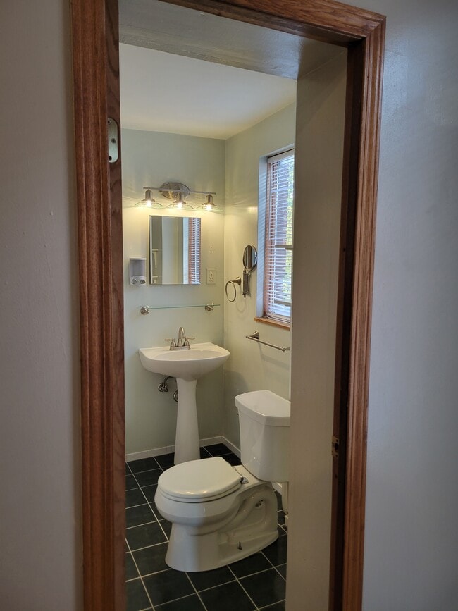 Modern bath with Tub and Shower - 629 Oak St