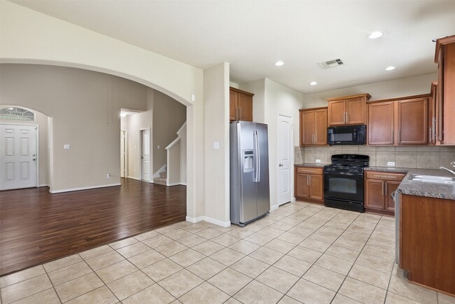 Foto del edificio - 8911 Headstall Dr