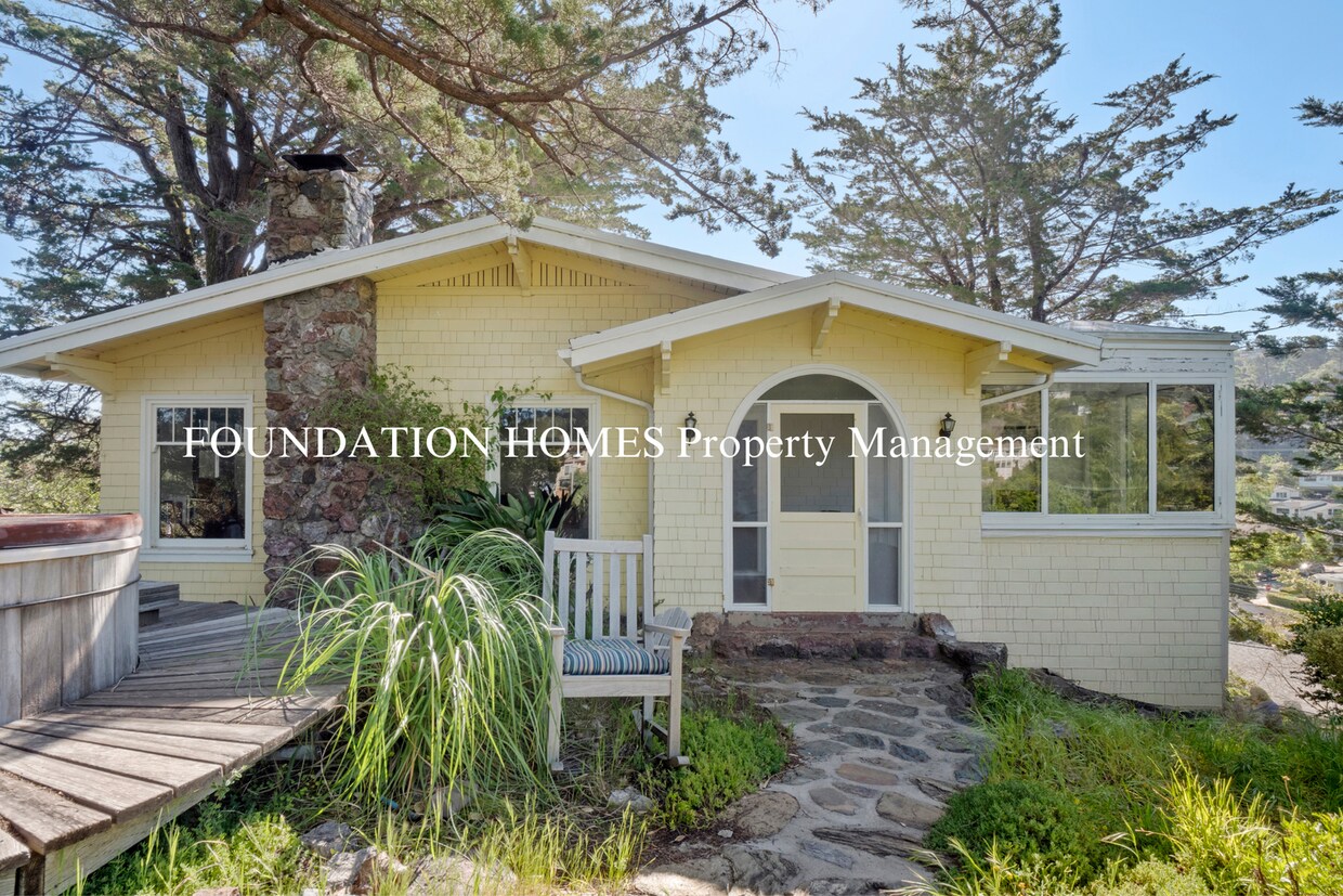 Primary Photo - Gorgeous Hilltop Home on Rocklyn - A/C - F...
