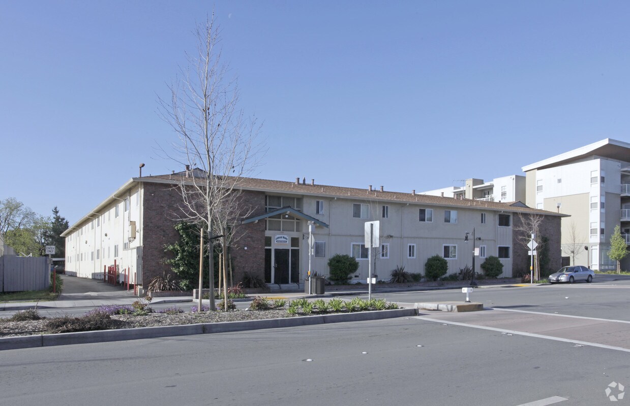Primary Photo - Aequitas Aparments