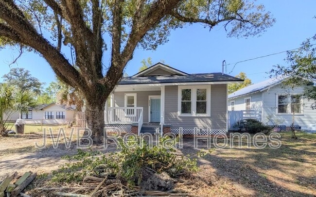 Building Photo - 6618 Avalon St