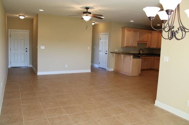 Building Photo - Great Location. Minutes to Amazon, MTM and...