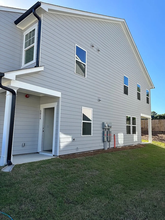 Building Photo - Room in Townhome on Elowen Ln