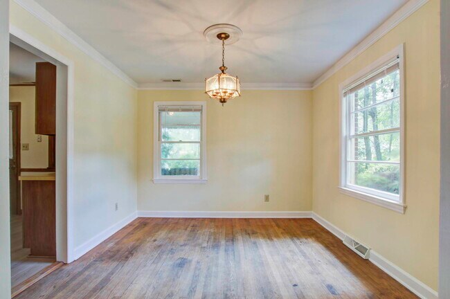 Building Photo - 1424 Brian Rd