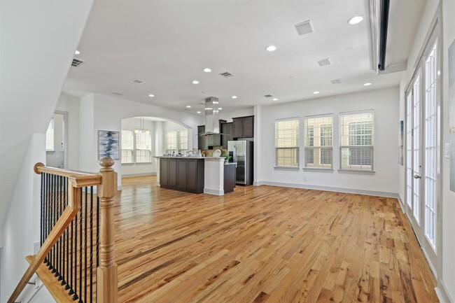 Building Photo - 5525 Petty St