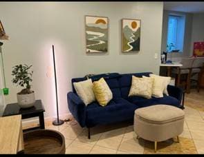 Building Photo - 15 Fawn Ln