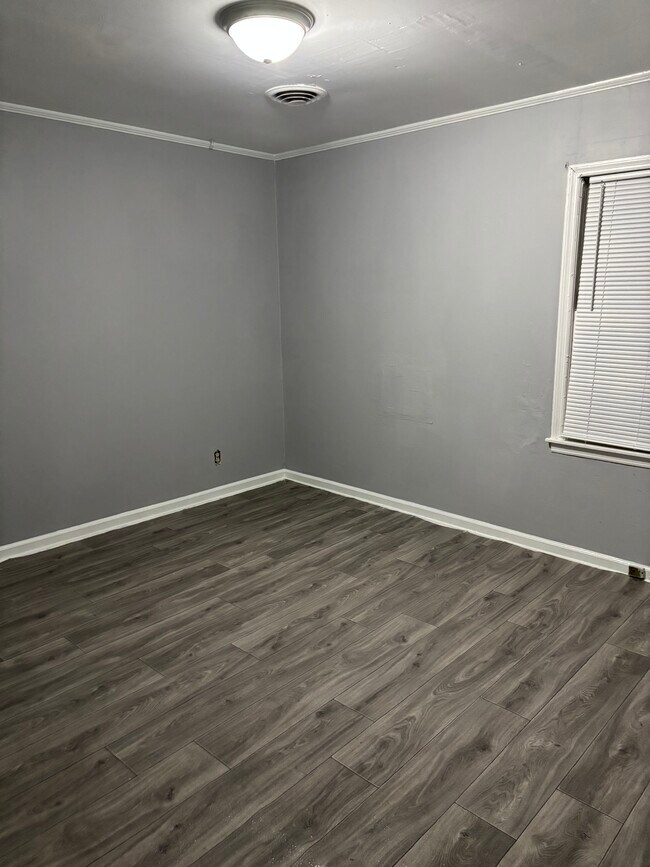 Foto del edificio - 705 Cecelia Ave