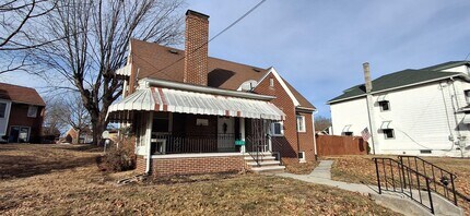 Building Photo - 123 W Washington Ave
