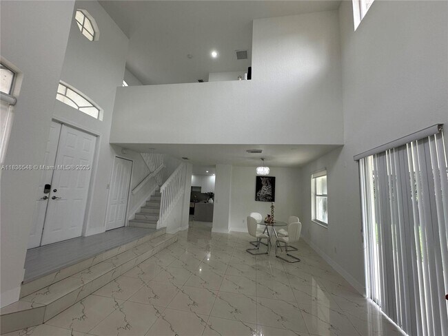 Foto del edificio - 16650 SW 61st Ln
