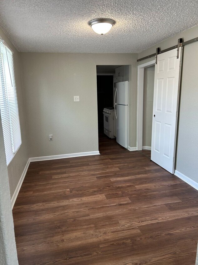 Primary Photo - 1 bed + 1 bonus room apartment in Laurel