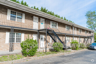 Building Photo - 706 E Inskip Dr