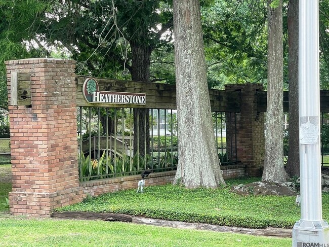 Foto del edificio - 2122 Stonehenge Ave