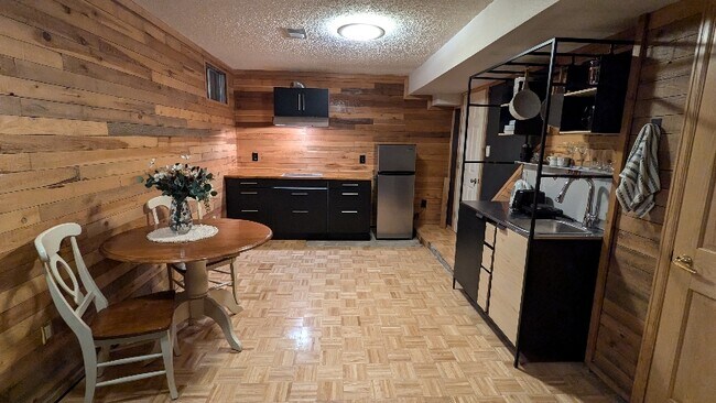 Foto del edificio - 848 Aspen Dr