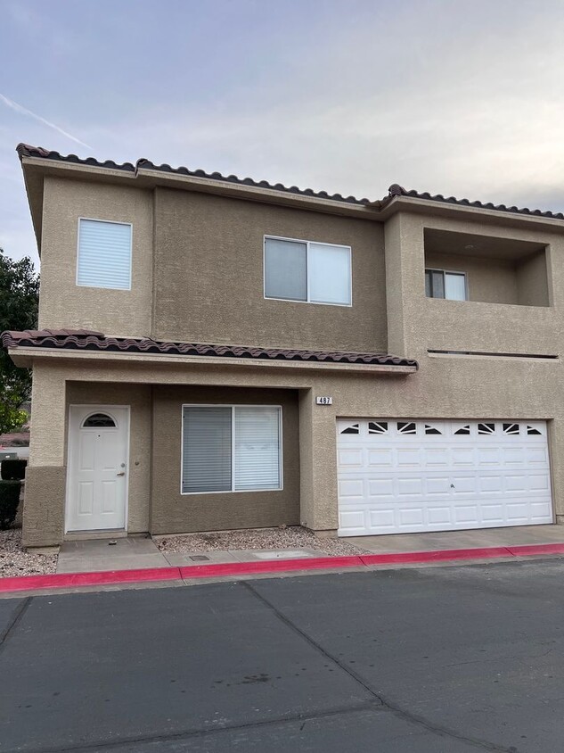 Primary Photo - 2 bed with a loft and attached 2 car garage