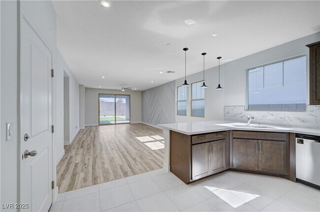 Foto del edificio - 12470 Madison Pk Pl