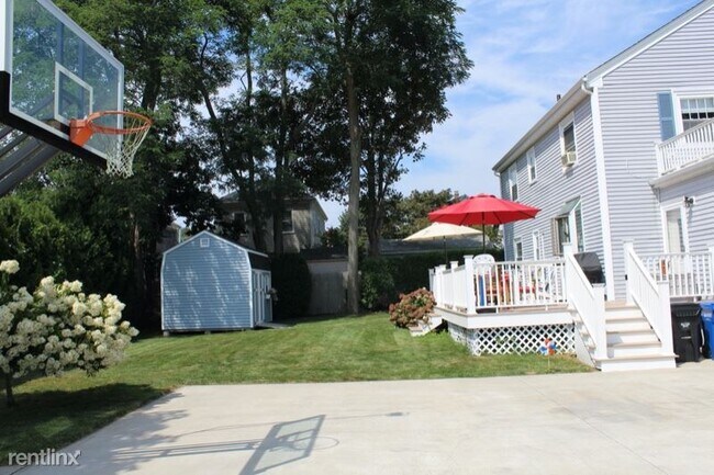Foto del edificio - 3 br, 2 bath House - 51 Eustis Ave
