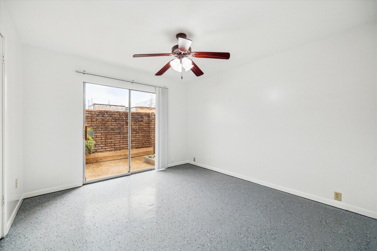 Foto del edificio - 3258 W Main St